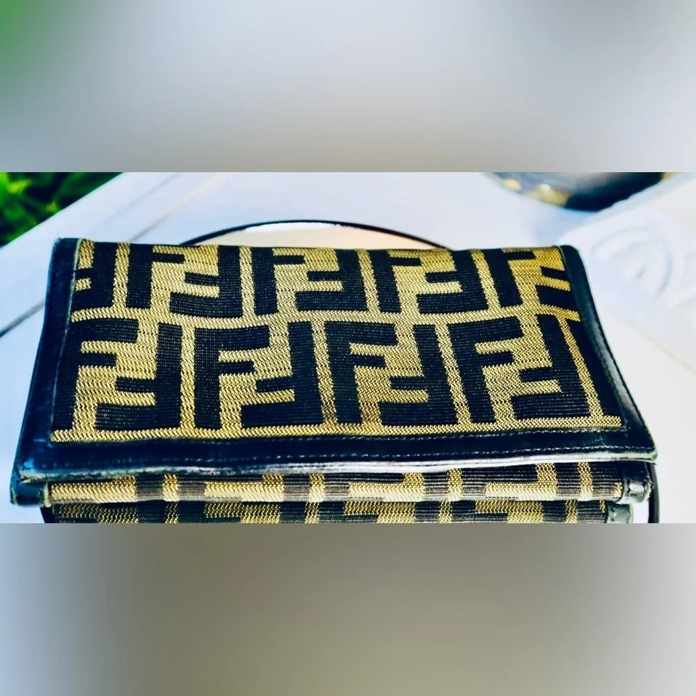 Authentic VTG Fendi Wallet Iconic FF Zucca Print